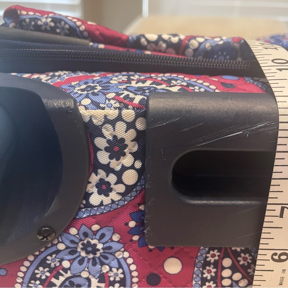 Vera Bradley spinner carry on - Picture 11 of 16